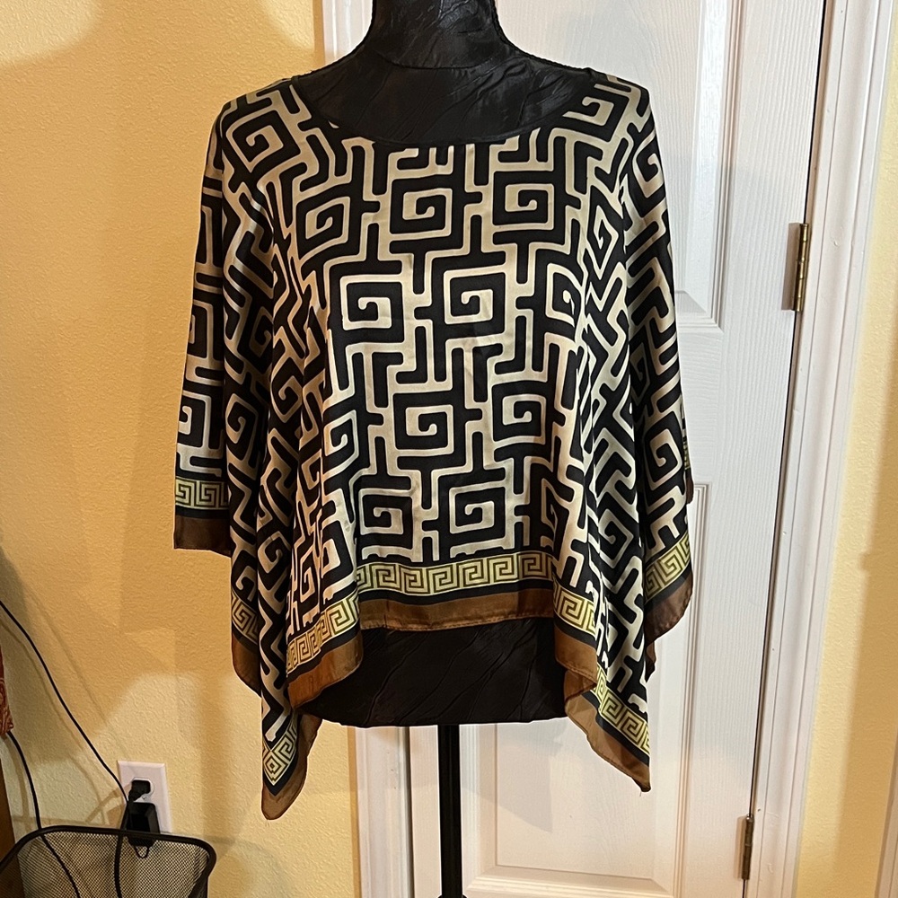 Geometric Patterned Black and Tan Women's Sweater